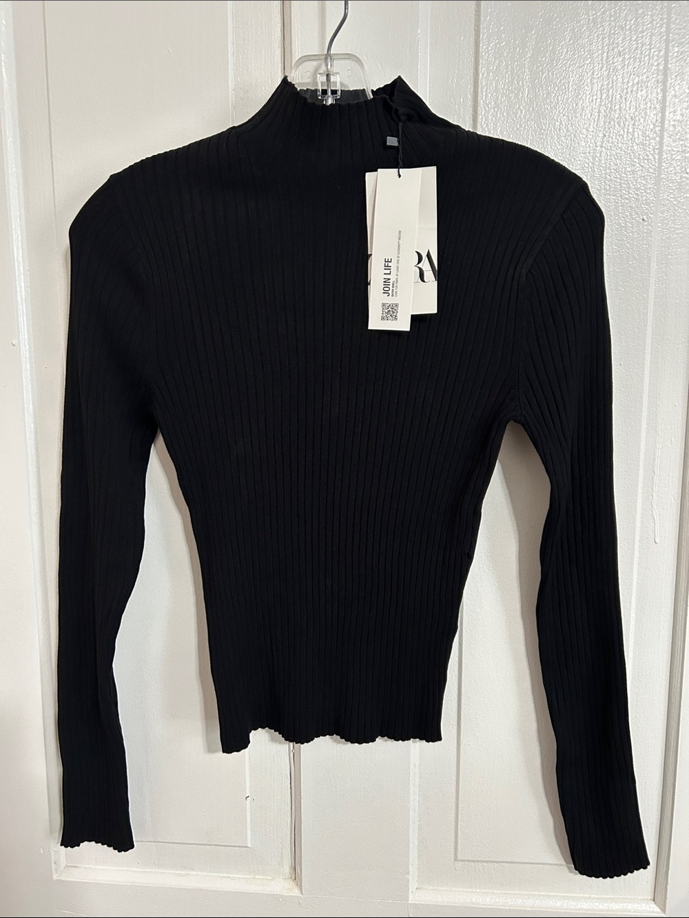 NWT • ZARA • Ribbed Mock Neck Long-Sleeve Top - Black in PERFECT NEW CONDITION - Picture 4 of 11